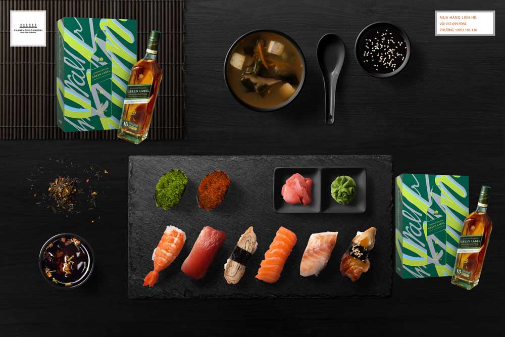 Thưởng thức rượu Johnnie Walker Green Label hộp quà tết 2022 với sushi 
