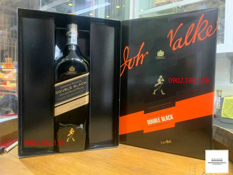 Mở hộp rượu Johnnie Walker Double Black Label 1L hộp quà tết 2023