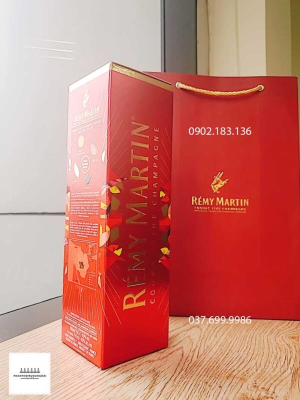 Mặt sau chai rượu Remy Martin VSOP hộp quà tết 2023 