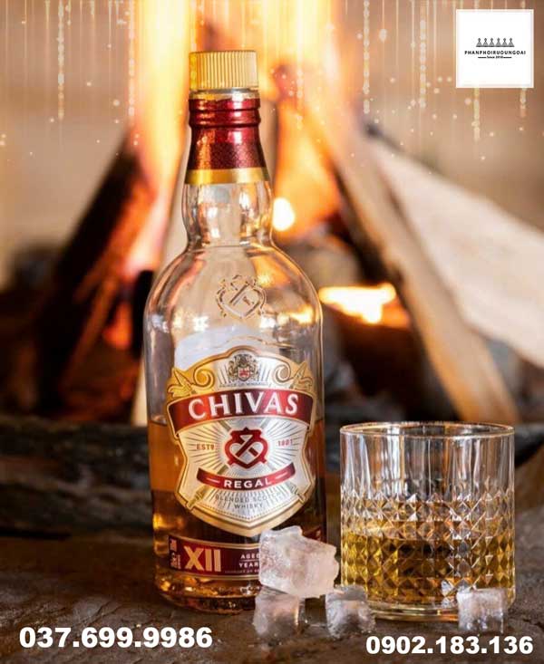 Cùng thưởng thức hương vị của rượu Chivas 12 năm
