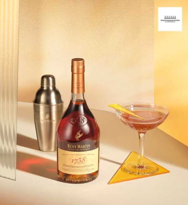 Làm Cocktail SideCar với rượu Remy Martin 1738 Accord Royal 