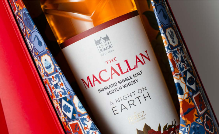 bên trong hộp Macallan night of Earth tết 2025
