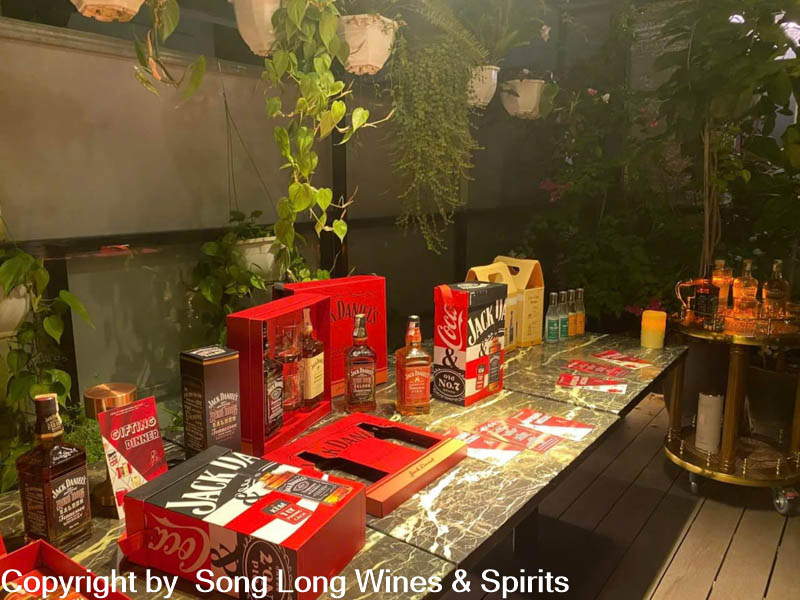 Các sản phẩm tết 2024 của Jack Daniel's và Arran Whisky