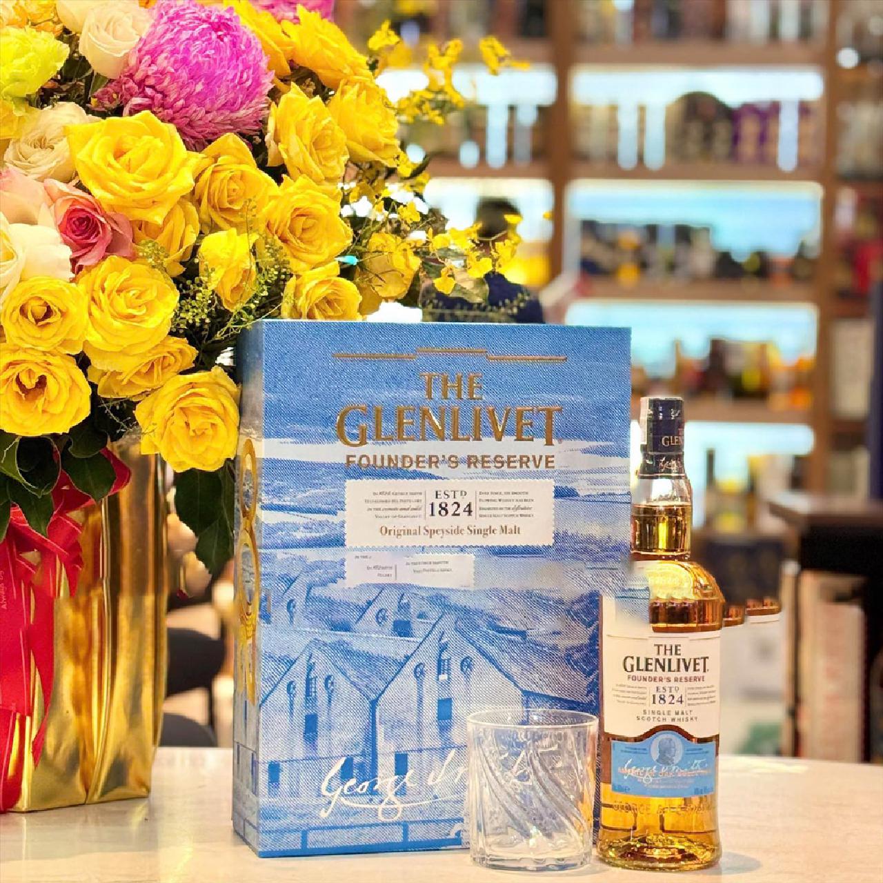 Ảnh chụp thực tế Rượu Glenlivet Founder's Reserve hộp quà tết 2026