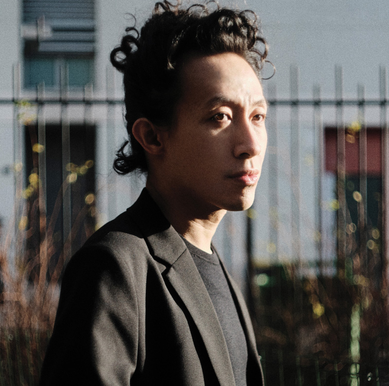 Nhà thiết kế Robert Wun