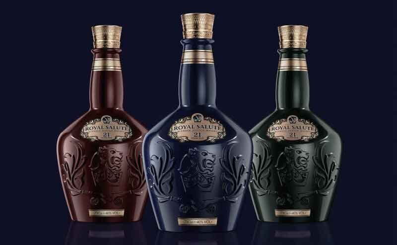 Ba Phiên bản của rượu Chivas 21 Signature Blend là Sapphire , Emerald , Ruby Flagon 